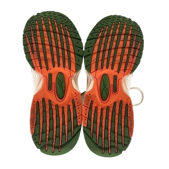 Hypebae x Reebok DM Thrill Sneaker Shoes - Picture 8 of 12